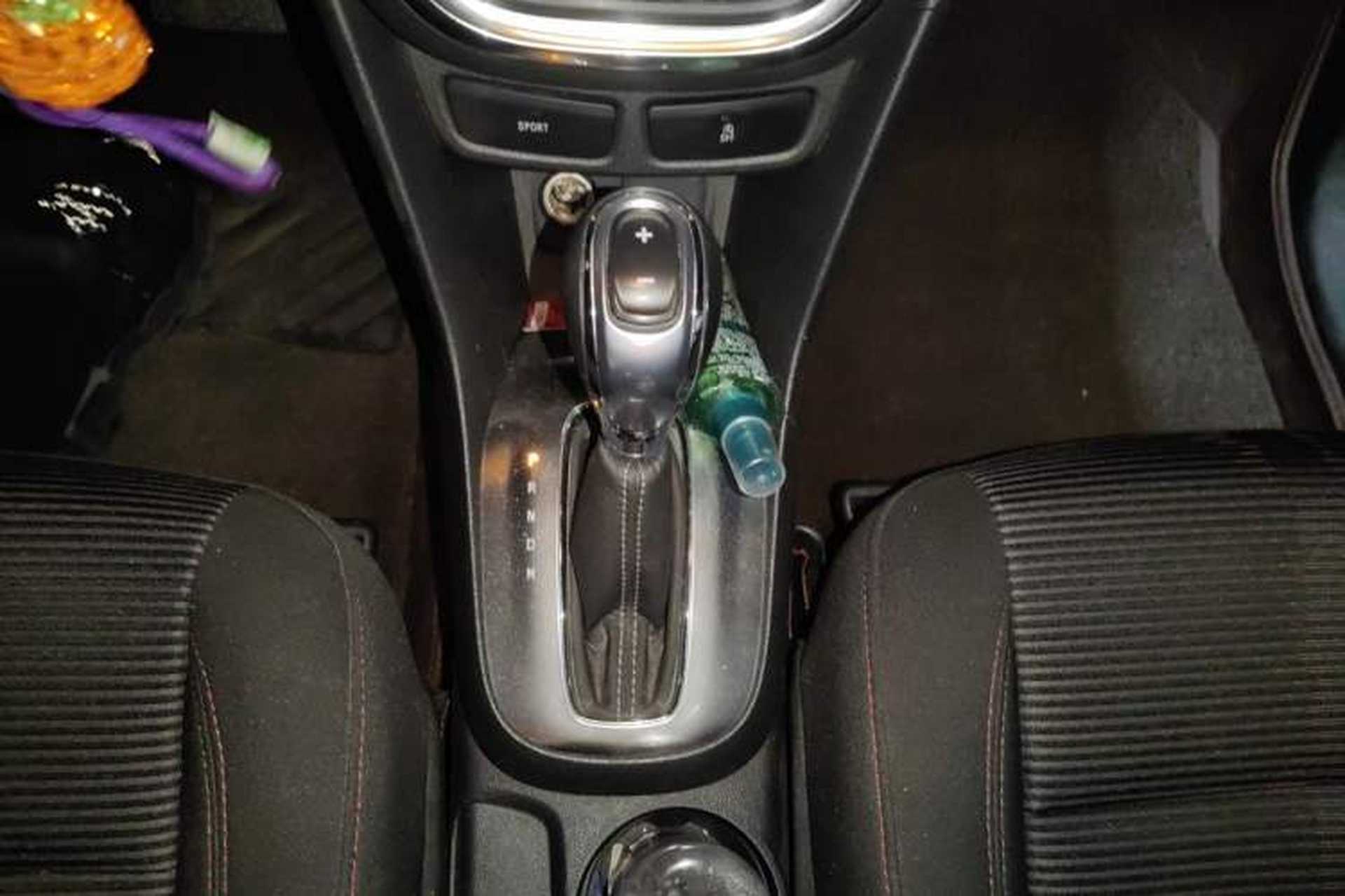 Used Buick Encore 2015 1.4T Automatic Two-Wheel Drive Urban Elite Version Gear Lever