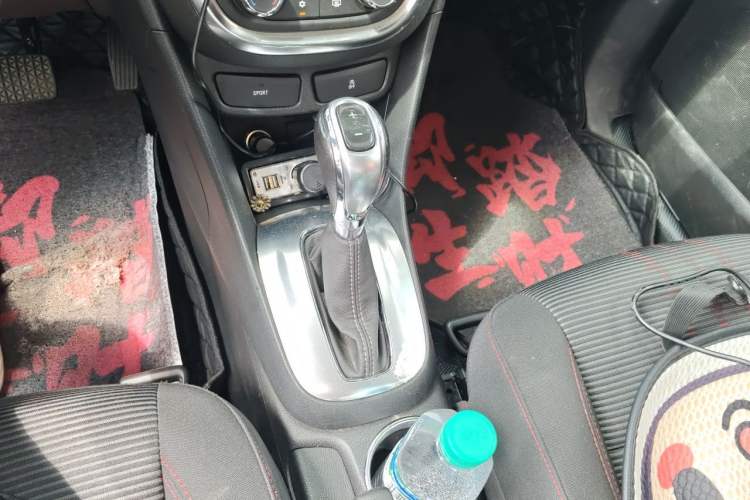 Used Buick Encore 2015 1.4T Automatic Two-Wheel Drive Urban Elite Version Gear Lever