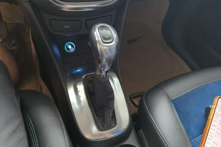 Used Buick Encore 2015 1.4T Automatic Two-Wheel Drive Urban Leading Model Gear Lever