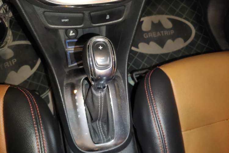 Used Buick Encore 2015 1.4T Automatic Two-Wheel Drive Urban Elite Version Gear Lever