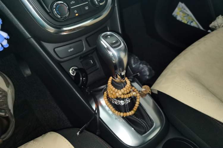 Used Buick Encore 2015 1.4T Automatic Two-Wheel Drive Urban Elite Version Gear Lever