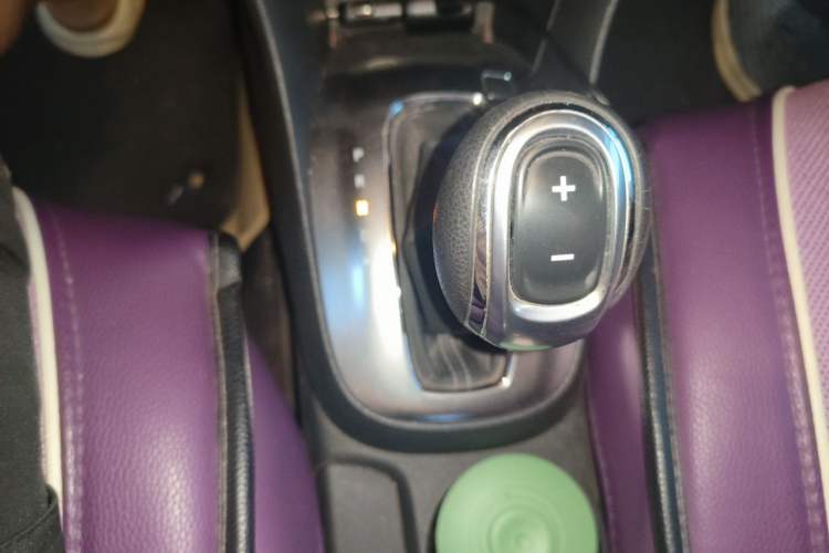 Used Buick Encore 2015 1.4T Automatic Two-Wheel Drive Urban Elite Version Gear Lever