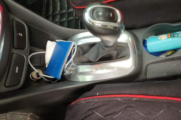 Used Buick Encore 2015 1.4T Automatic Two-Wheel Drive Urban Elite Version Gear Lever