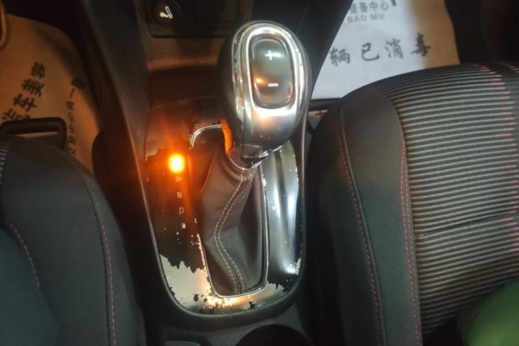 Used Buick Encore 2015 1.4T Automatic Two-Wheel Drive Urban Elite Version Gear Lever