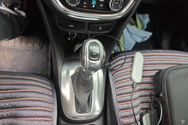 Used Buick Encore 2015 1.4T Automatic Two-Wheel Drive Urban Leading Model Gear Lever