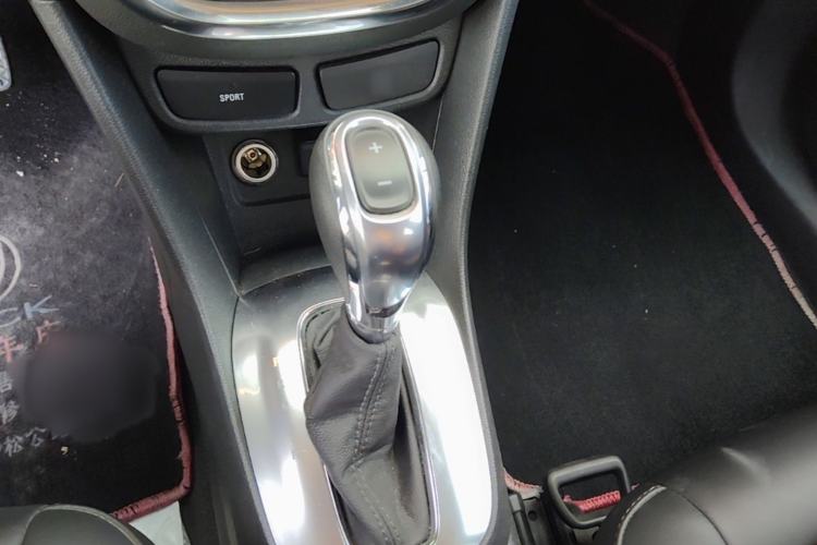 Used Buick Encore 2015 1.4T Automatic Two-Wheel Drive Urban Leading Model Gear Lever