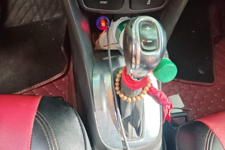 Used Buick Encore 2015 1.4T Automatic Two-Wheel Drive Urban Elite Version Gear Lever