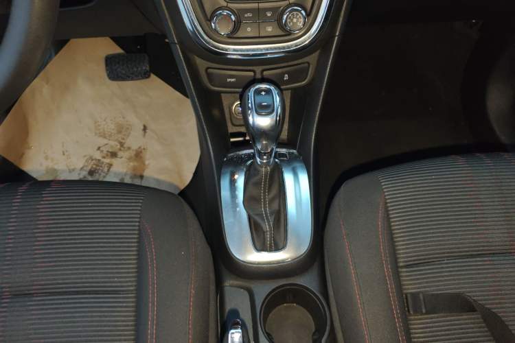 Used Buick Encore 2015 1.4T Automatic Two-Wheel Drive Urban Elite Version Gear Lever