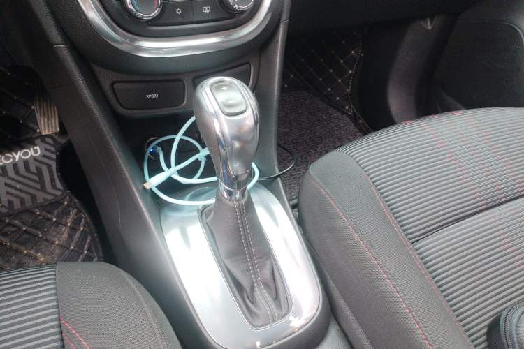 Used Buick Encore 2015 1.4T Automatic Two-Wheel Drive Urban Elite Version Gear Lever