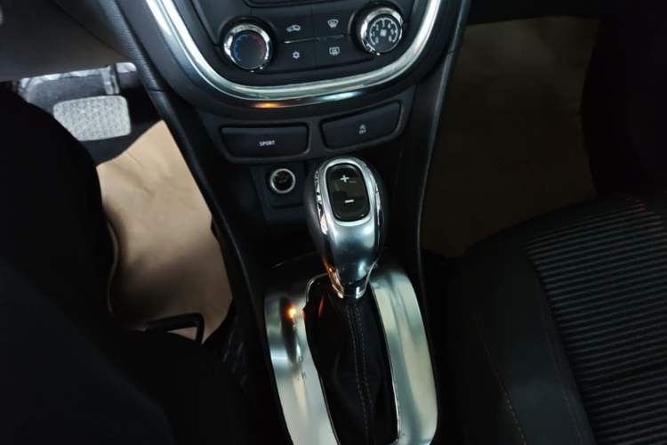 Used Buick Encore 2015 1.4T Automatic Two-Wheel Drive Urban Elite Version Gear Lever