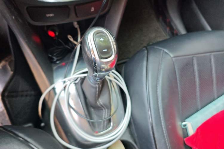Used Buick Encore 2015 1.4T Automatic Two-Wheel Drive Urban Elite Version Gear Lever