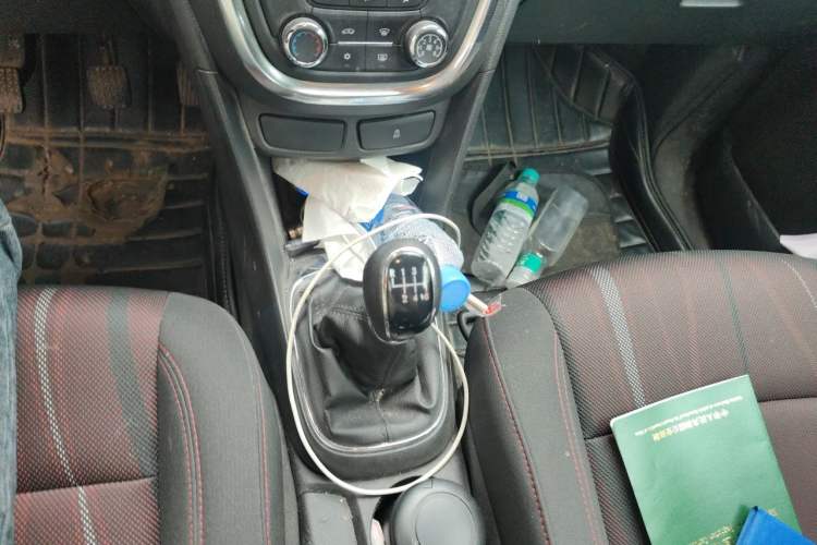 Used Buick Encore 2015 1.4T Manual Two-Wheel Drive Urban Advanced Model Gear Lever