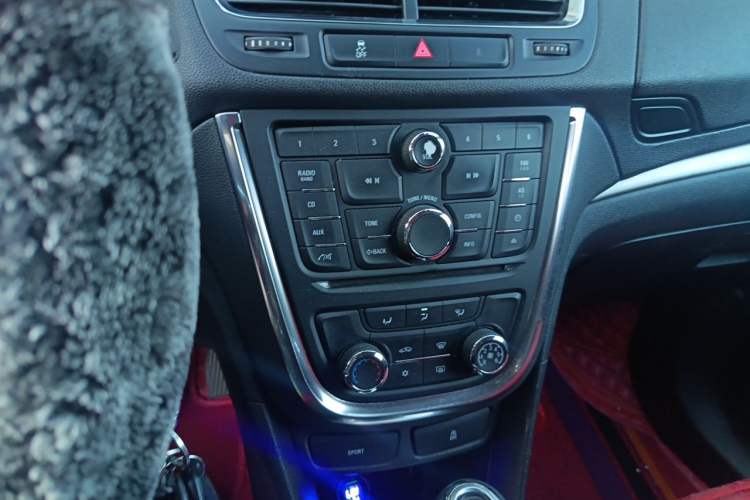 Used Buick Encore 2015 1.4T Automatic Two-Wheel Drive Urban Elite Version Gear Lever