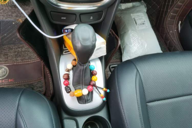 Used Buick Encore 2015 1.4T Automatic Two-Wheel Drive Urban Elite Version Gear Lever