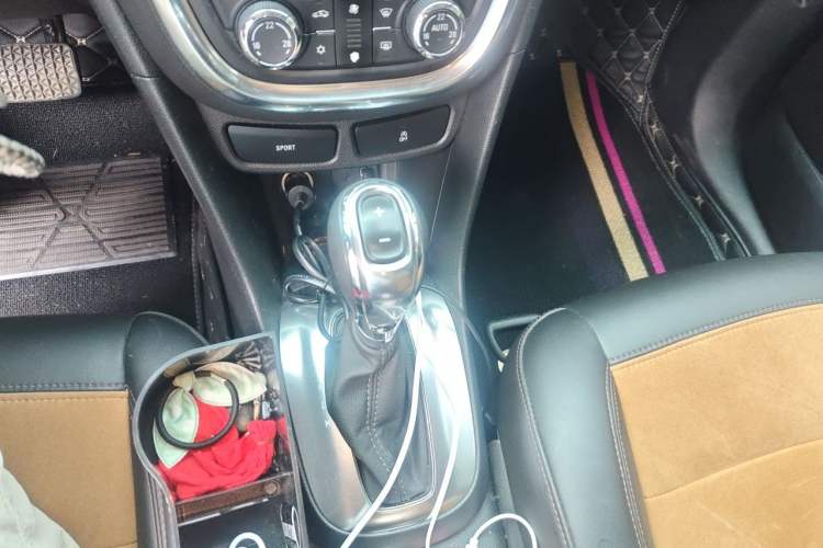Used Buick Encore 2015 1.4T Automatic Two-Wheel Drive Urban Leading Model Gear Lever