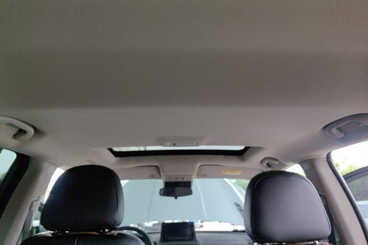 Used Buick Encore 2015 1.4T Automatic Two-Wheel Drive Urban Elite Version Headliner