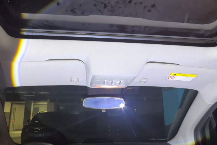Used Buick Encore 2015 1.4T Automatic Two-Wheel Drive Urban Elite Version Headliner