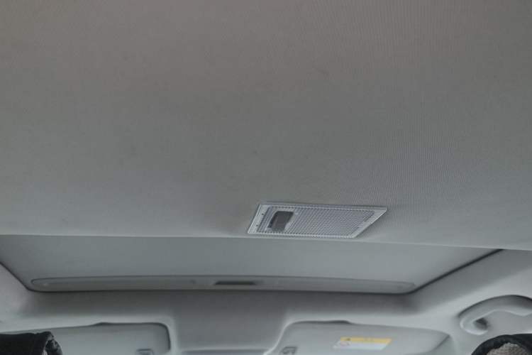 Used Buick Encore 2015 1.4T Manual Two-Wheel Drive Urban Advanced Model Headliner