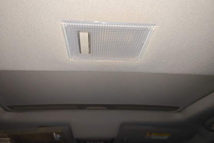 Used Buick Encore 2015 1.4T Automatic Two-Wheel Drive Urban Elite Version Headliner