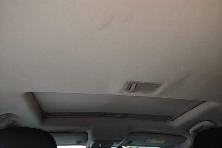 Used Buick Encore 2015 1.4T Automatic Two-Wheel Drive Urban Elite Version Headliner
