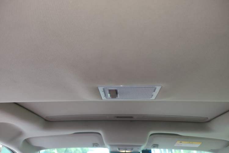 Used Buick Encore 2015 1.4T Manual Two-Wheel Drive Urban Advanced Model Headliner