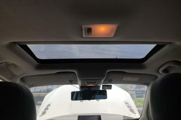 Used Buick Encore 2015 1.4T Automatic Two-Wheel Drive Urban Elite Version Headliner
