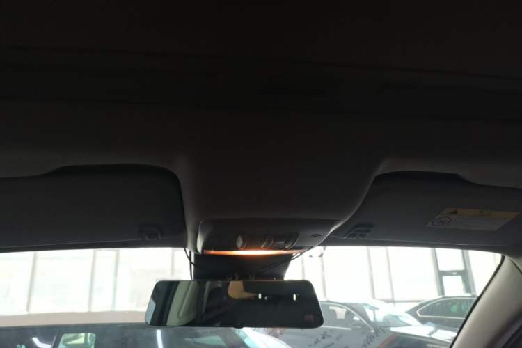 Used Buick Encore 2015 1.4T Automatic Two-Wheel Drive Urban Elite Version Headliner