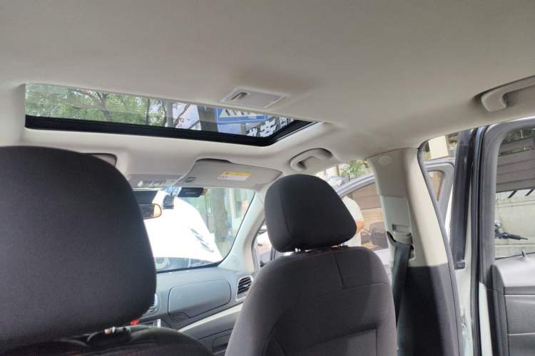 Used Buick Encore 2015 1.4T Automatic Two-Wheel Drive Urban Elite Version Headliner