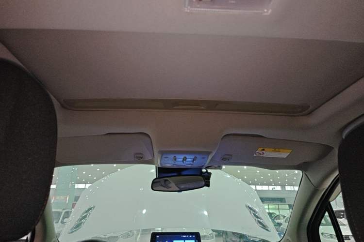 Used Buick Encore 2015 1.4T Automatic Two-Wheel Drive Urban Elite Version Headliner
