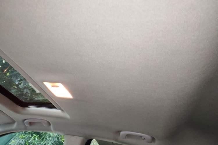 Used Buick Encore 2015 1.4T Automatic Two-Wheel Drive Urban Elite Version Headliner
