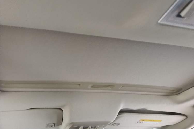 Used Buick Encore 2015 1.4T Automatic Two-Wheel Drive Urban Elite Version Headliner