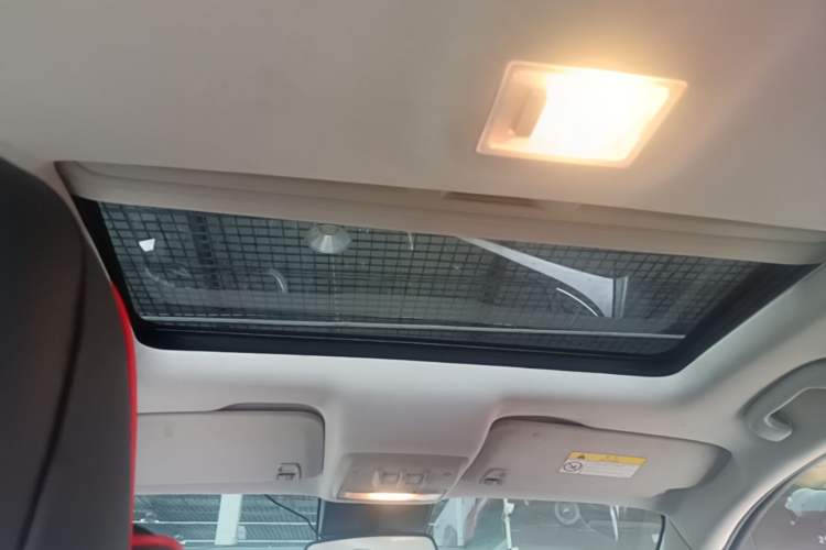 Used Buick Encore 2015 1.4T Automatic Two-Wheel Drive Urban Elite Version Headliner