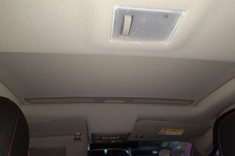 Used Buick Encore 2015 1.4T Automatic Two-Wheel Drive Urban Elite Version Headliner