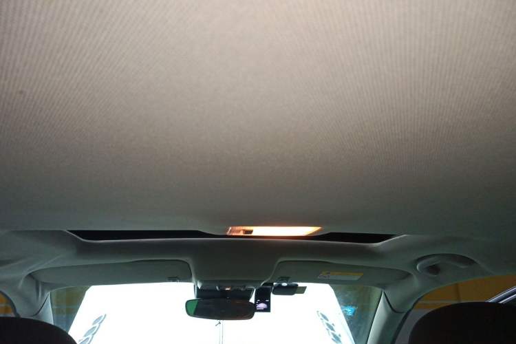 Used Buick Encore 2015 1.4T Automatic Two-Wheel Drive Urban Elite Version Headliner