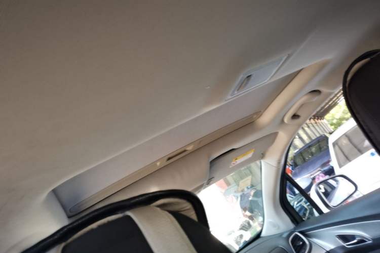 Used Buick Encore 2015 1.4T Automatic Two-Wheel Drive Urban Elite Version Headliner