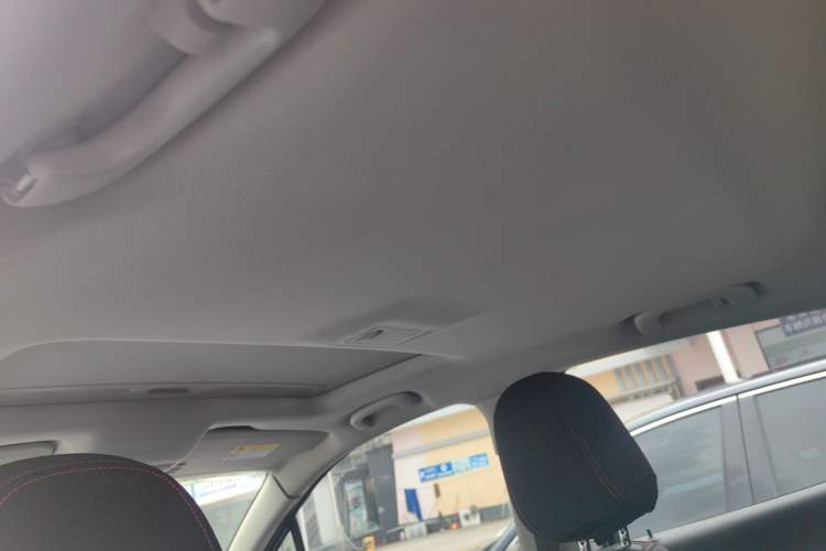 Used Buick Encore 2015 1.4T Automatic Two-Wheel Drive Urban Elite Version Headliner
