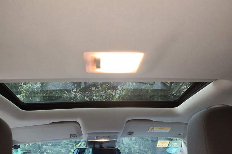 Used Buick Encore 2015 1.4T Automatic Two-Wheel Drive Urban Elite Version Headliner