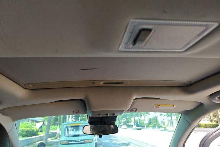 Used Buick Encore 2015 1.4T Automatic Two-Wheel Drive Urban Elite Version Headliner