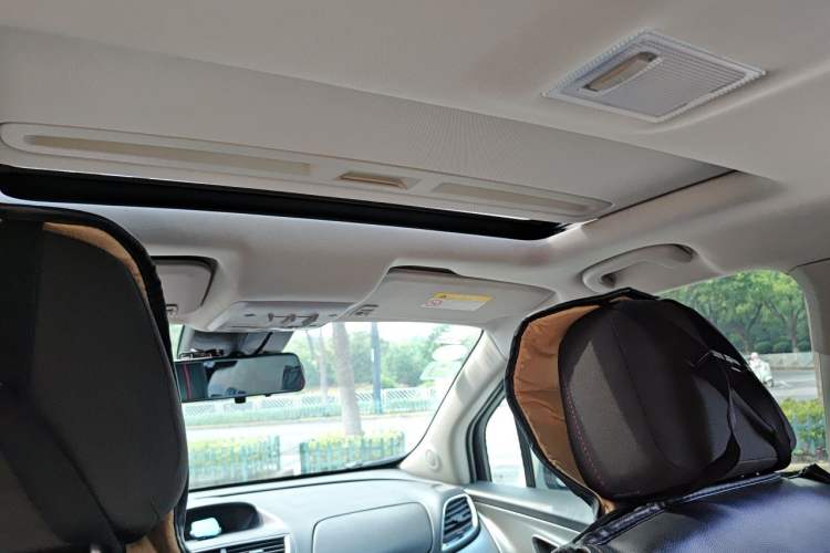 Used Buick Encore 2015 1.4T Manual Two-Wheel Drive Urban Advanced Model Headliner