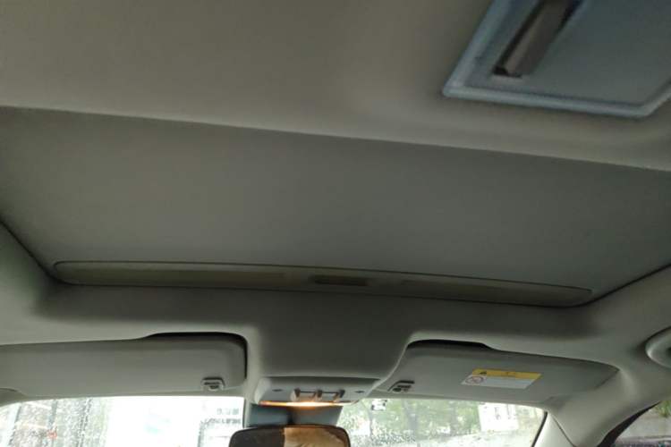 Used Buick Encore 2015 1.4T Automatic Two-Wheel Drive Urban Elite Version Headliner