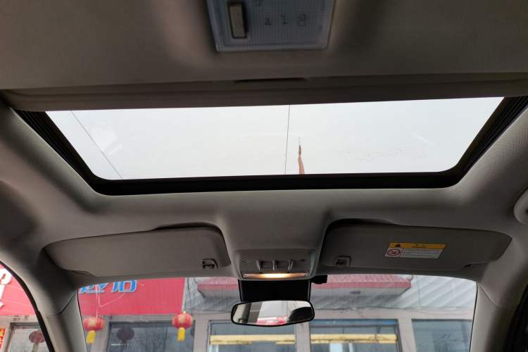 Used Buick Encore 2015 1.4T Automatic Two-Wheel Drive Urban Elite Version Headliner