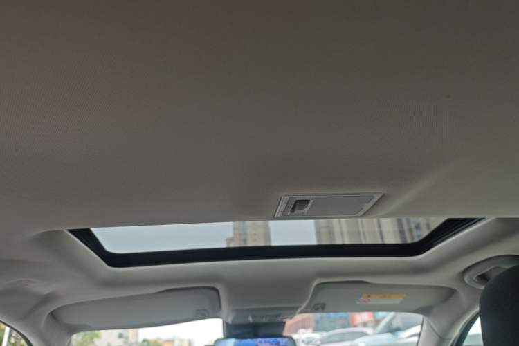 Used Buick Encore 2015 1.4T Automatic Two-Wheel Drive Urban Elite Version Headliner
