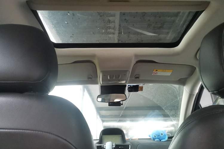 Used Buick Encore 2015 1.4T Automatic Two-Wheel Drive Urban Elite Version Headliner