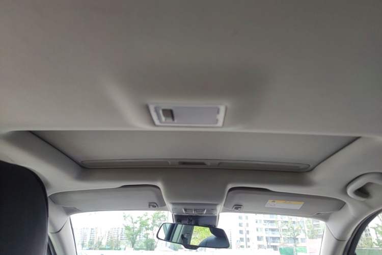 Used Buick Encore 2015 1.4T Automatic Two-Wheel Drive Urban Elite Version Headliner