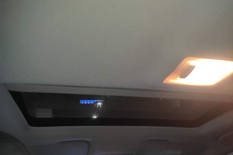 Used Buick Encore 2015 1.4T Automatic Two-Wheel Drive Urban Elite Version Headliner