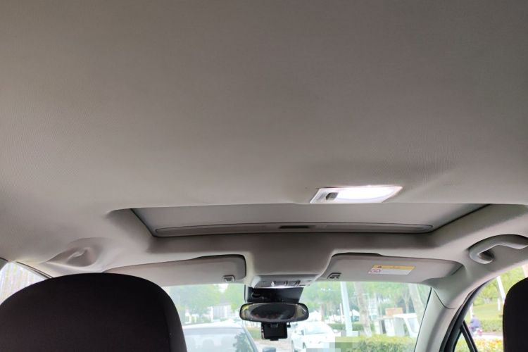 Used Buick Encore 2015 1.4T Automatic Two-Wheel Drive Urban Elite Version Headliner