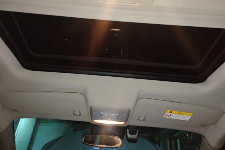 Used Buick Encore 2015 1.4T Automatic Two-Wheel Drive Urban Elite Version Headliner