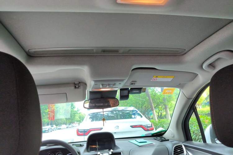 Used Buick Encore 2015 1.4T Automatic Two-Wheel Drive Urban Elite Version Headliner