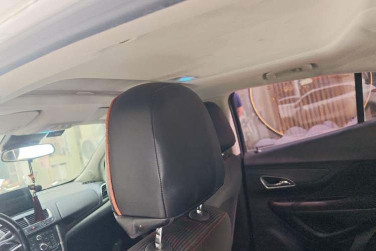 Used Buick Encore 2015 1.4T Automatic Two-Wheel Drive Urban Elite Version Headliner