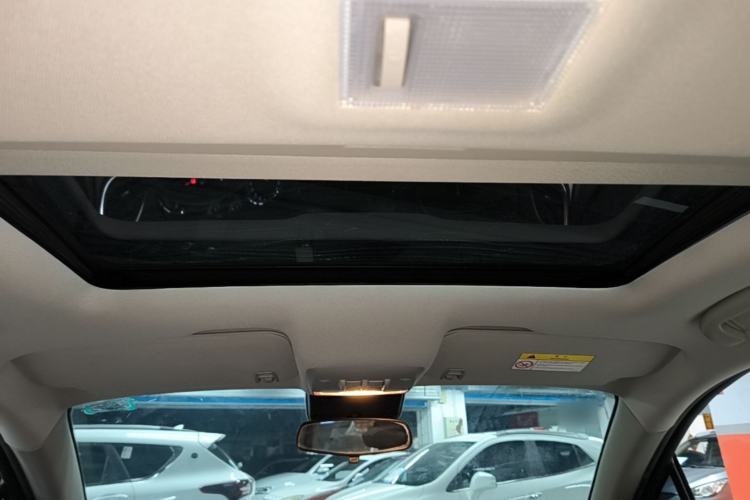 Used Buick Encore 2015 1.4T Automatic Two-Wheel Drive Urban Elite Version Headliner